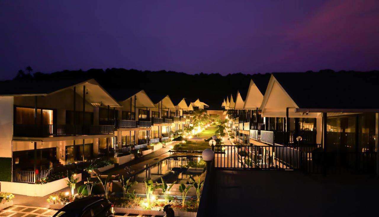 Oralia Resort Ashvem Beach 外观 照片
